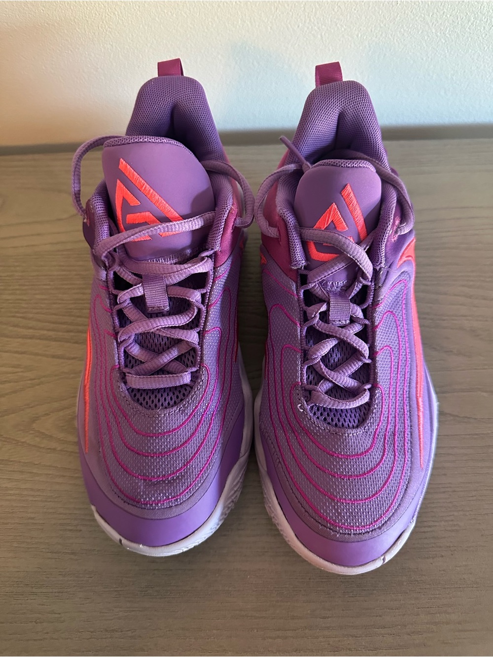 Nike Giannis Girls Basketball Shoes - Picture 2 of 6